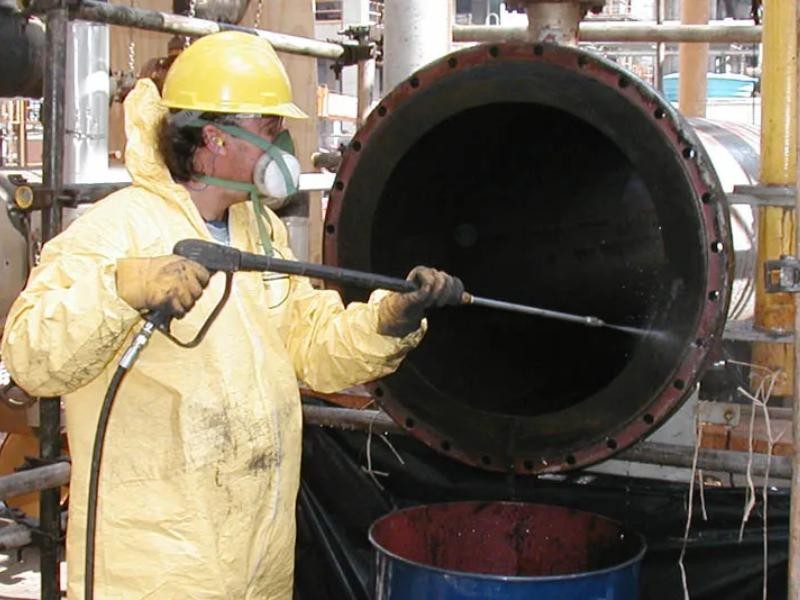 Remoção, Limpeza e Descontaminação de Equipamentos e Estruturas